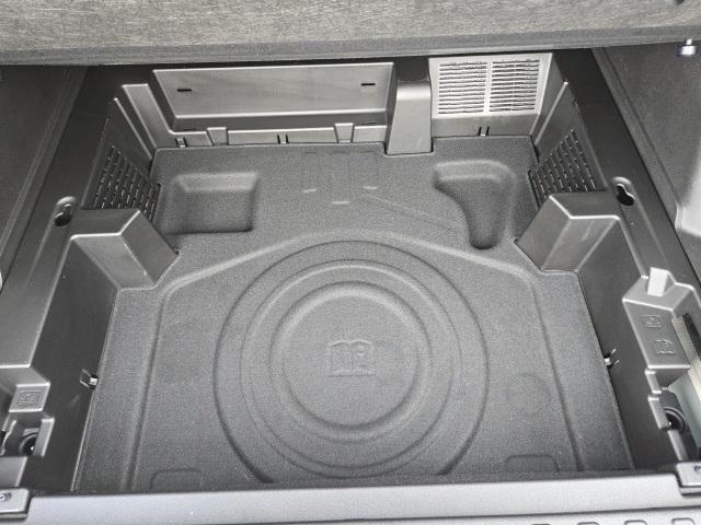 Photo of 2023 Summit White Chevrolet Equinox
