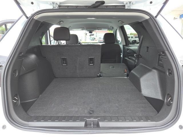 Photo of 2023 Summit White Chevrolet Equinox
