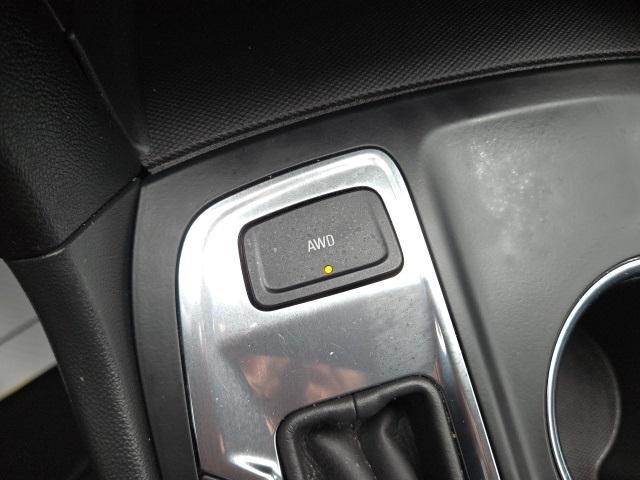 Photo of 2023 Summit White Chevrolet Equinox