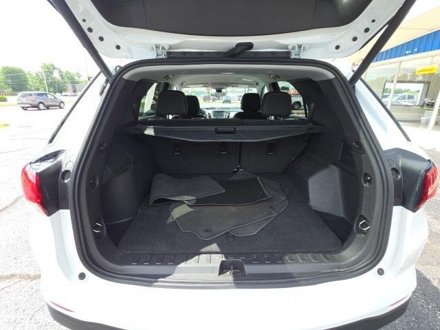 Photo of 2023 Summit White Chevrolet Equinox