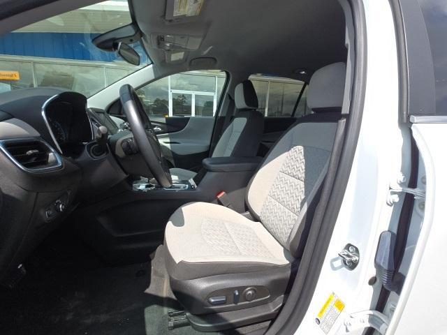 Photo of 2023 Summit White Chevrolet Equinox