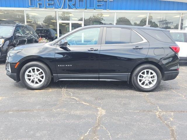 Photo of 2022 Mosaic Black Metallic Chevrolet Equinox