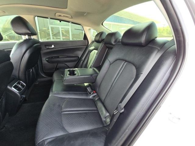 Photo of 2017 Sparkling Silver Kia Optima