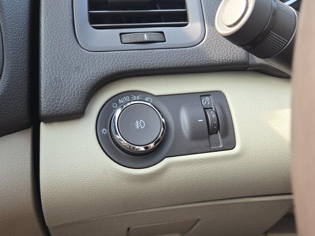 Photo of 2014 White Diamond Clearcoat Buick Regal