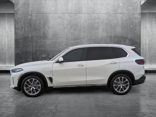 Photo of 2025 Alpine White BMW X5 PHEV