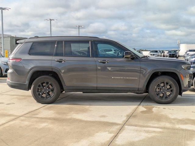 Photo of 2021 Metallic Jeep Grand Cherokee L