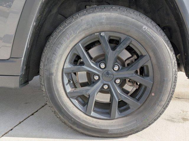 Photo of 2021 Metallic Jeep Grand Cherokee L