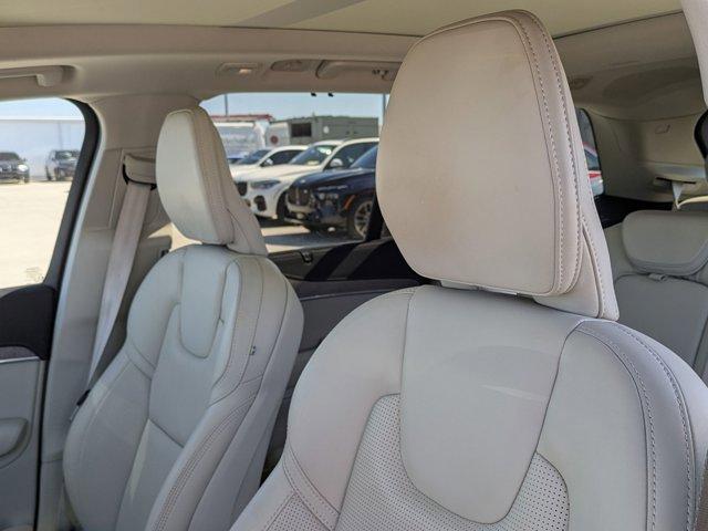 Photo of 2023 Onyx Black Metallic Volvo XC90 Recharge Plug-In Hybrid