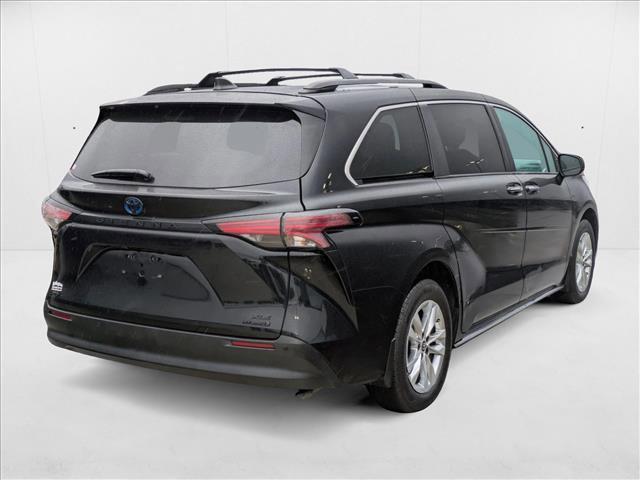 Photo of 2022 Midnight Black Metallic Toyota Sienna
