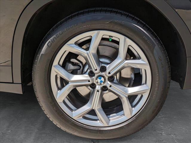 Photo of 2025 Black Sapphire Metallic BMW X4