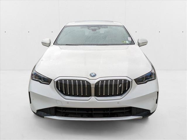 Photo of 2024 Mineral White Metallic BMW i5