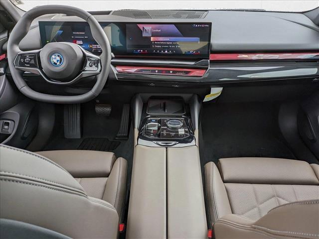 Photo of 2024 Mineral White Metallic BMW i5