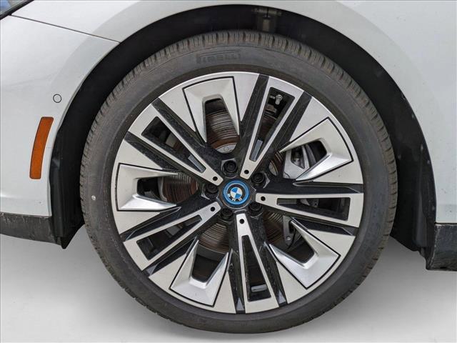 Photo of 2024 Mineral White Metallic BMW i5