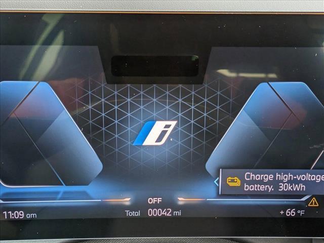 Photo of 2024 Mineral White Metallic BMW i5