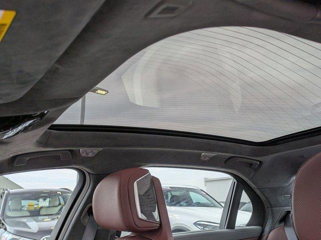 Photo of 2023 Tanzanite Blue II Metallic BMW 760