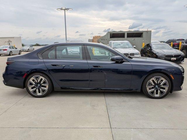 Photo of 2023 Tanzanite Blue II Metallic BMW 760