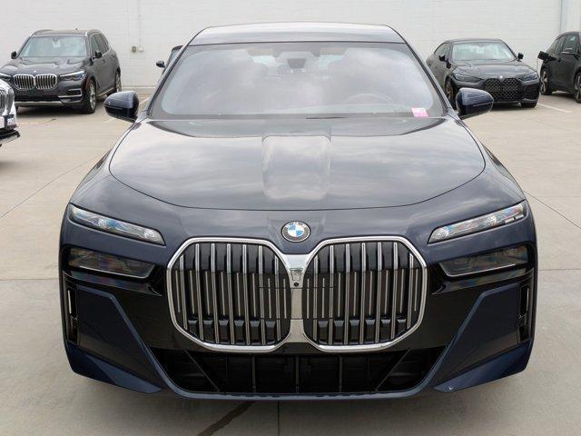 Photo of 2023 Tanzanite Blue II Metallic BMW 760