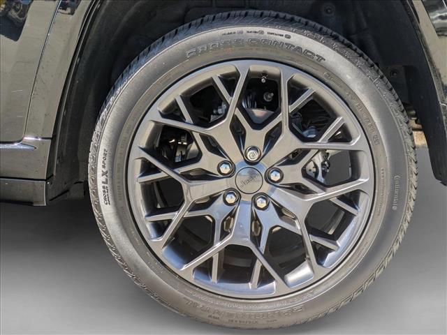 Photo of 2025 Diamond Black Jeep Grand Cherokee