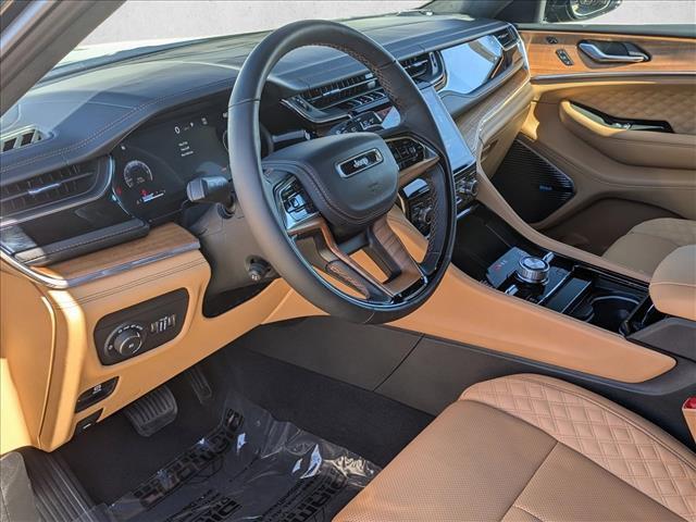 Photo of 2025 Diamond Black Jeep Grand Cherokee