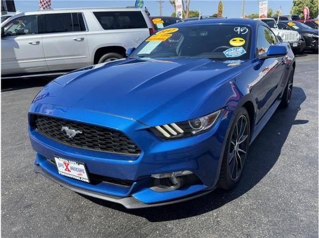 Photo of 2017 Blue Ford Mustang