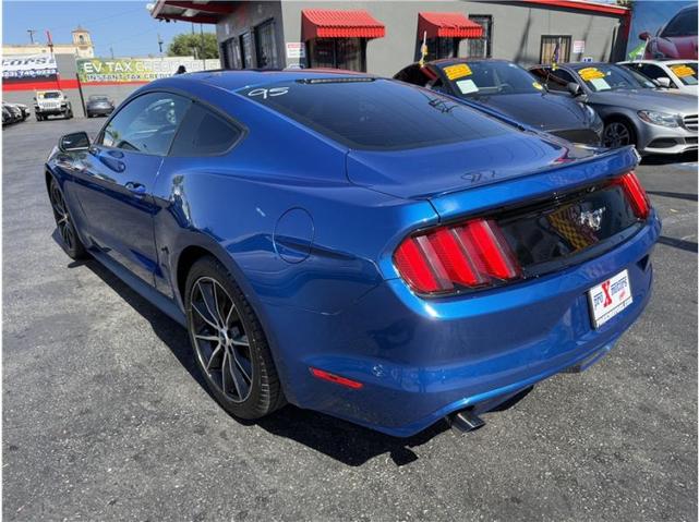 Photo of 2017 Blue Ford Mustang