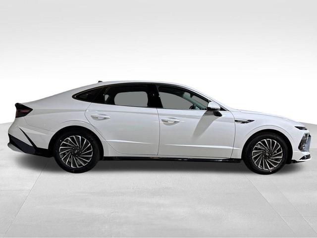 Photo of 2025 Serenity White Hyundai SONATA Hybrid