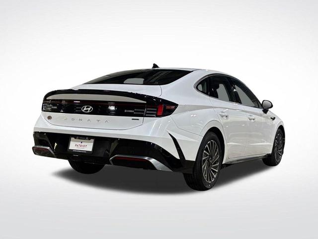 Photo of 2025 Serenity White Hyundai SONATA Hybrid
