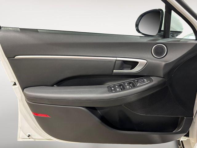 Photo of 2025 Serenity White Hyundai SONATA Hybrid
