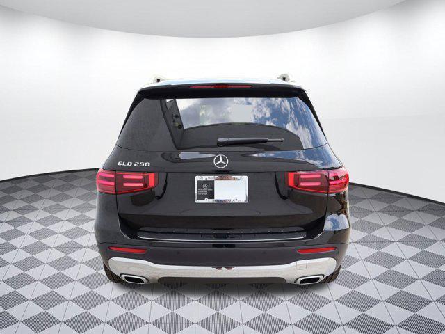 Photo of 2025 Night Black Mercedes-Benz GLB 250