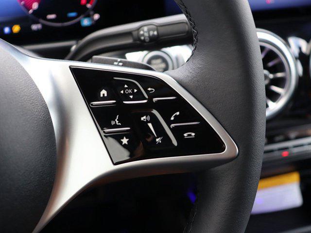 Photo of 2025 Night Black Mercedes-Benz GLB 250