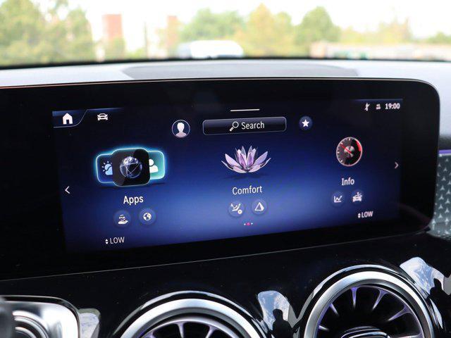 Photo of 2025 Night Black Mercedes-Benz GLB 250
