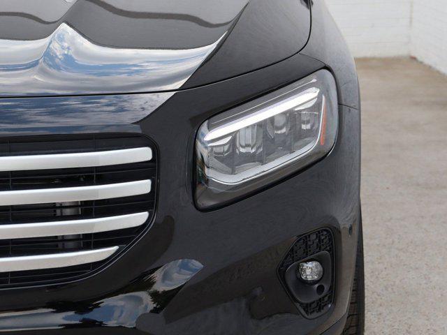 Photo of 2025 Night Black Mercedes-Benz GLB 250