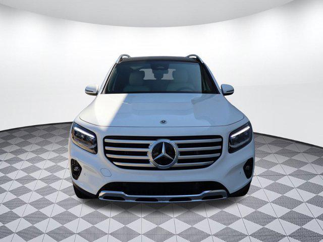 Photo of 2025 Polar White Mercedes-Benz GLB 250
