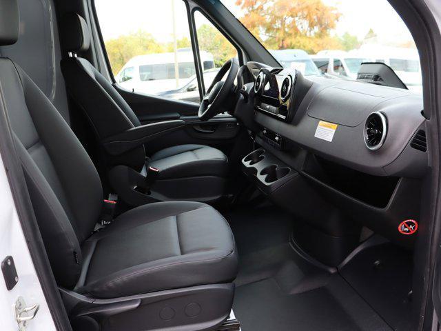 Photo of 2025 Arctic White Mercedes-Benz Sprinter 2500