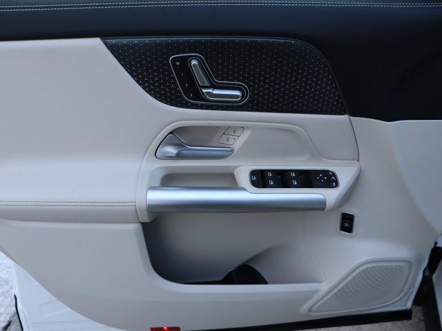 Photo of 2025 Polar White Mercedes-Benz GLA 250