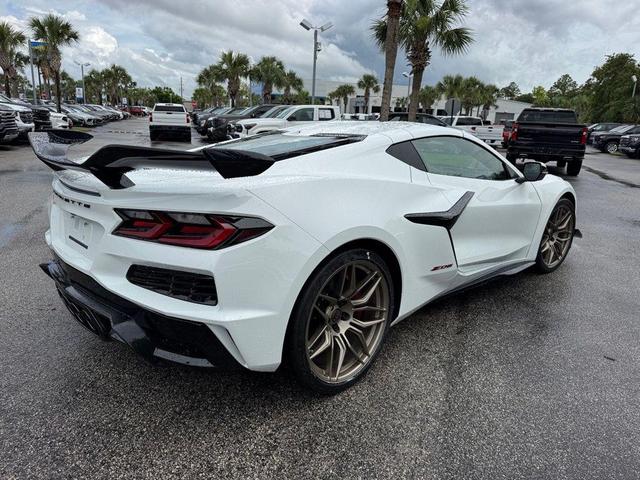 Photo of 2025 Arctic White Chevrolet Corvette