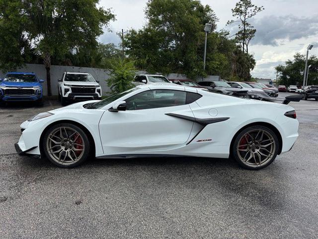 Photo of 2025 Arctic White Chevrolet Corvette