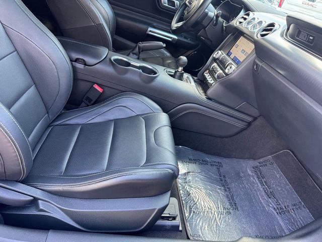 Photo of 2022 Oxford White Ford Mustang