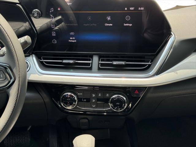 Photo of 2025 Summit White Chevrolet Trax