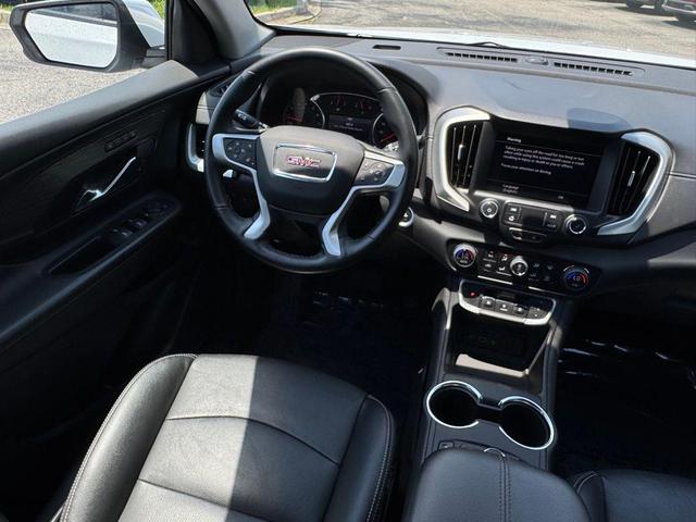 Photo of 2023 Summit White GMC Terrain