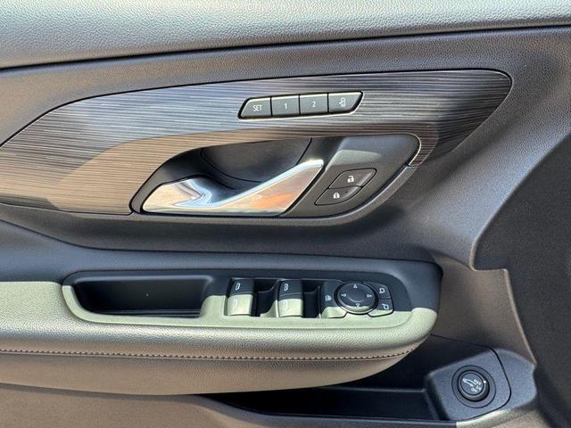 Photo of 2023 Summit White GMC Terrain