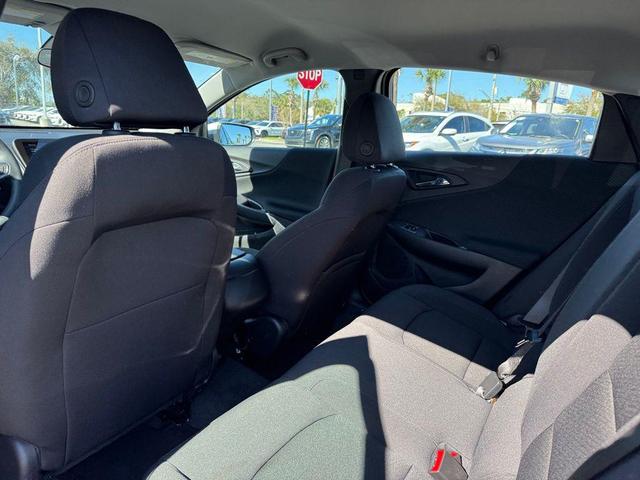 Photo of 2025 Summit White Chevrolet Malibu