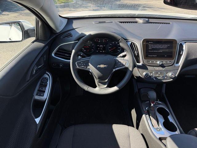 Photo of 2025 Summit White Chevrolet Malibu
