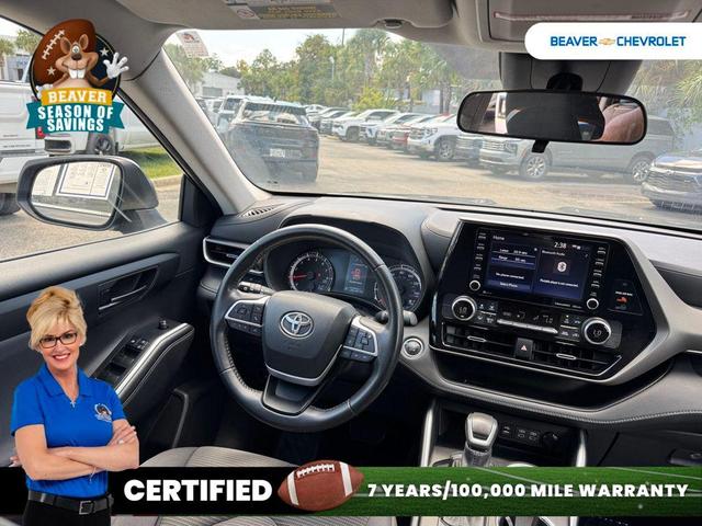 Photo of 2022 Magnetic Gray Metallic Toyota Highlander