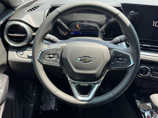 Photo of 2025 Cacti Green Chevrolet Trax
