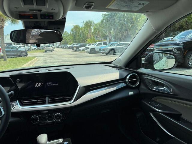 Photo of 2025 Cacti Green Chevrolet Trax