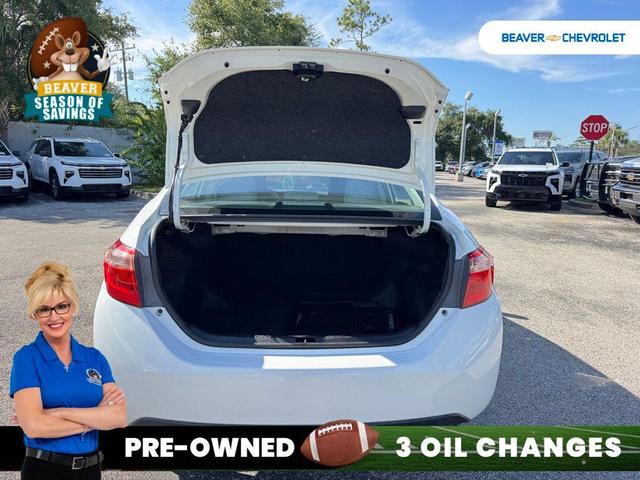 Photo of 2019 White Toyota Corolla