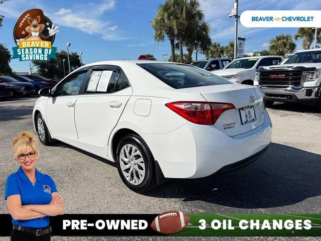 Photo of 2019 White Toyota Corolla