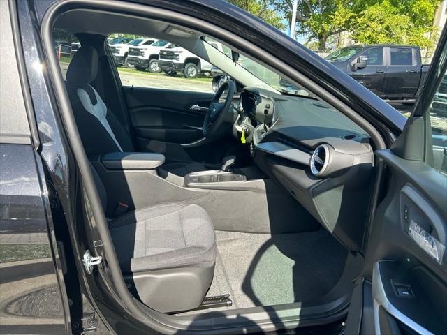 Photo of 2025 Mosaic Black Metallic Chevrolet Trax