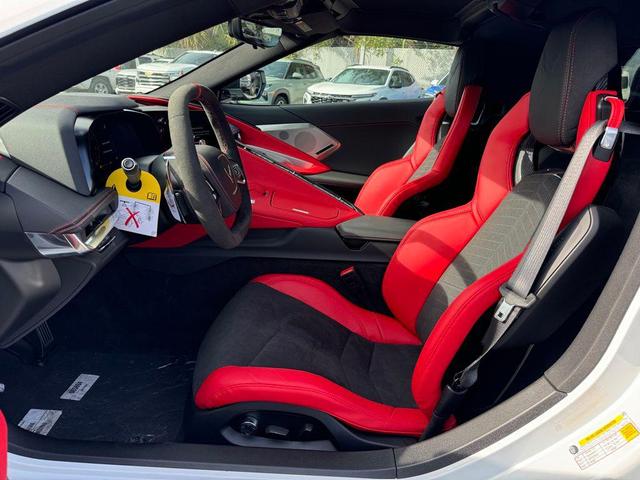 Photo of 2025 Arctic White Chevrolet Corvette